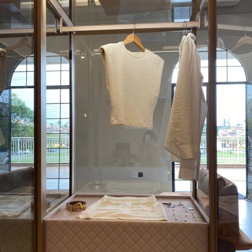 Closet de vidro - um detalhe que vai revolucionar seu quarto O closet de vidro é um modelo difer